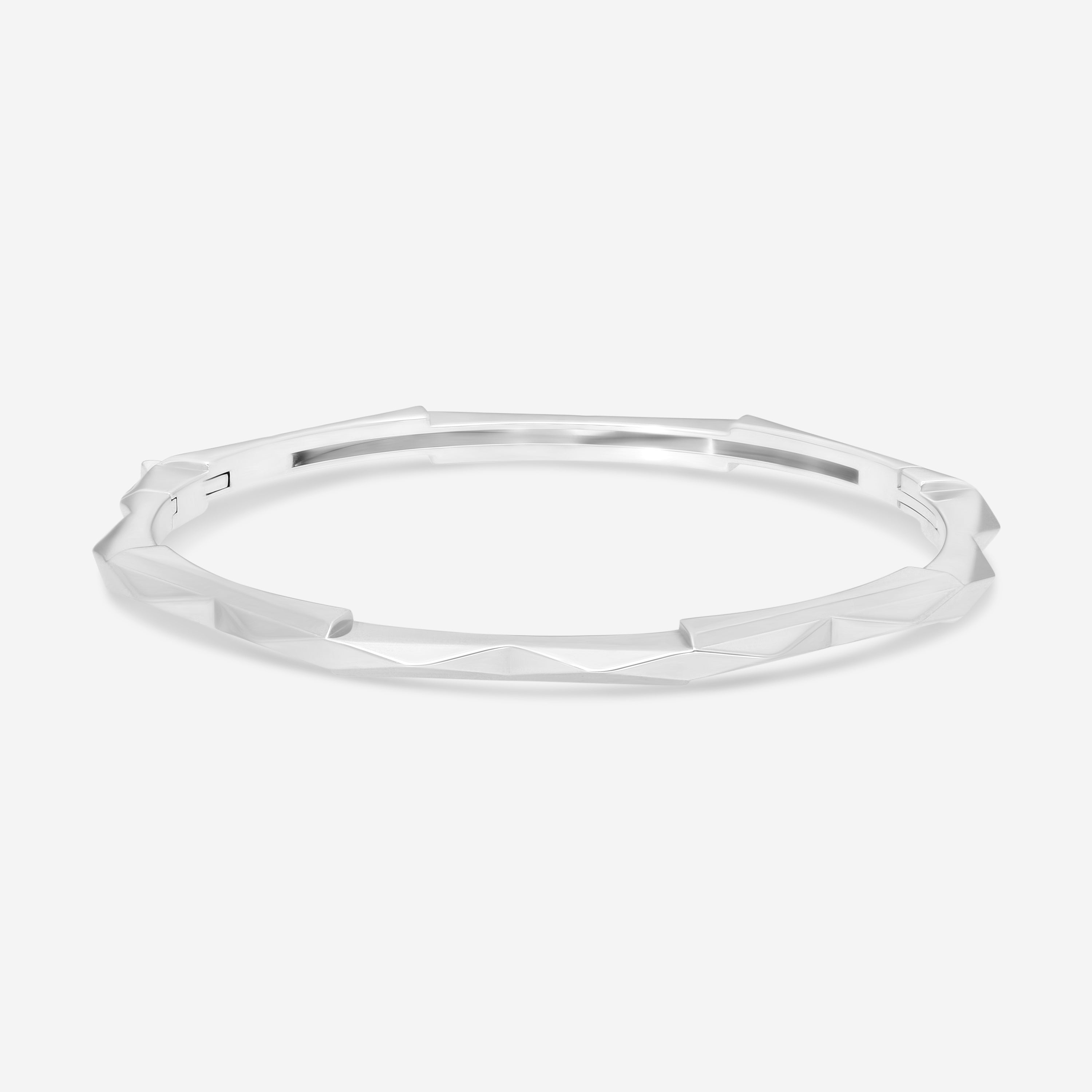 Gucci Link to Love 18K White Gold Bangle Bracelet YBA662253002016