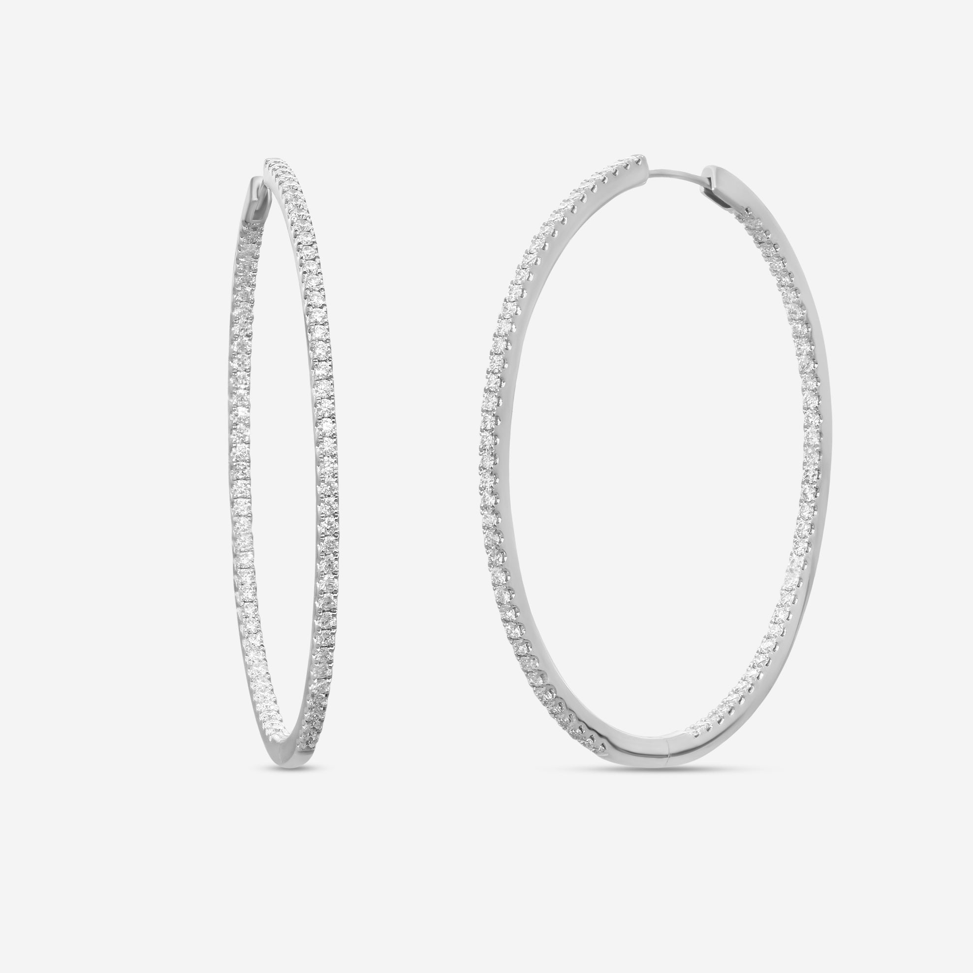 Mémoire 18K White Gold Diamond Oval Hoop Earrings CHHO127-18KW — view 2