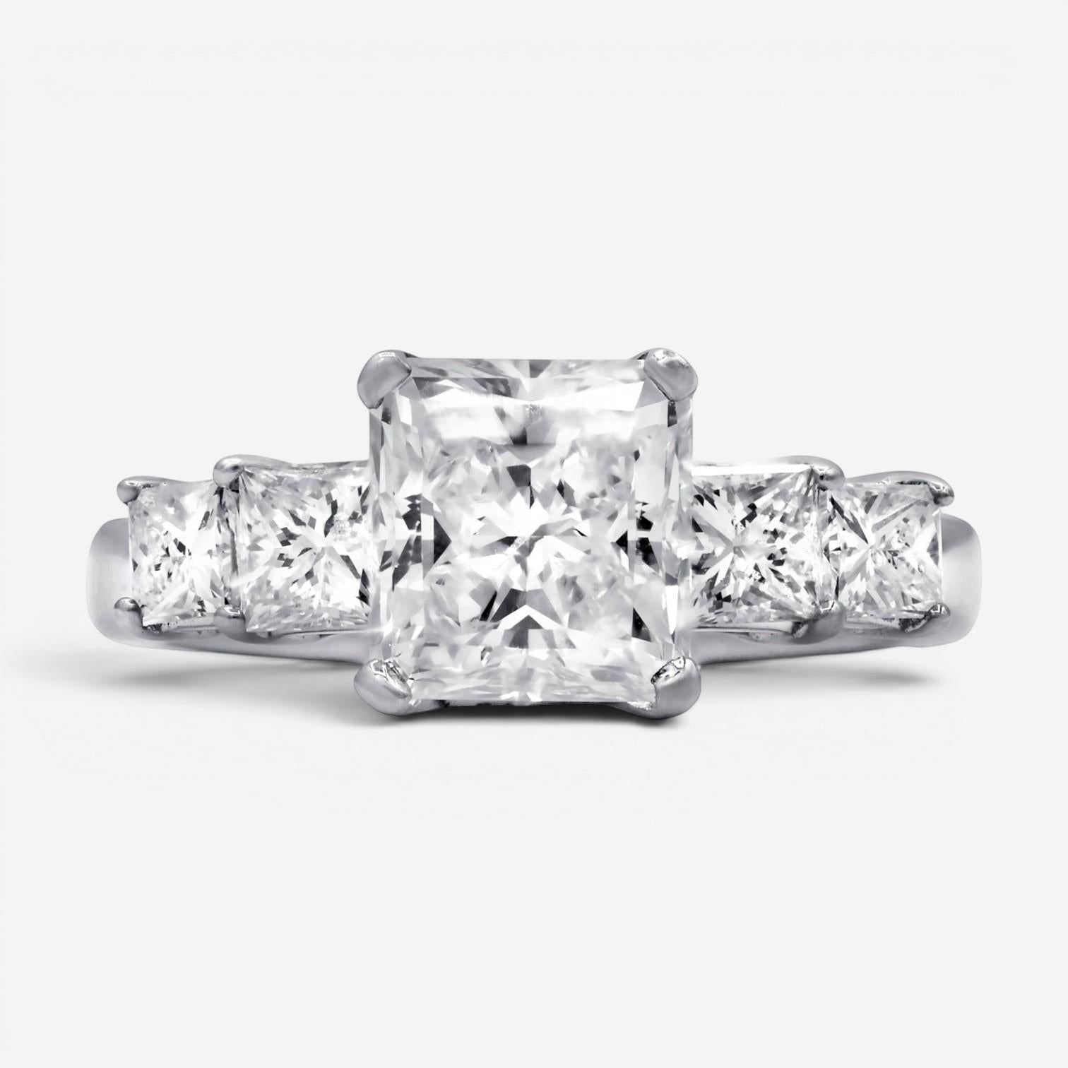 Diana M. Jewels 18K White Gold Diamond Engagement Ring Sz. 6 RAD373