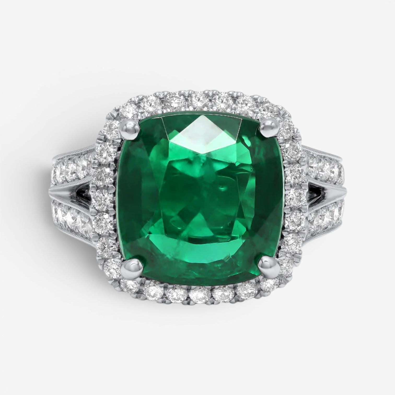 Diana M. Jewels 18K White Gold Emerald & Diamond Statement Ring Sz. 6.5 EDR324