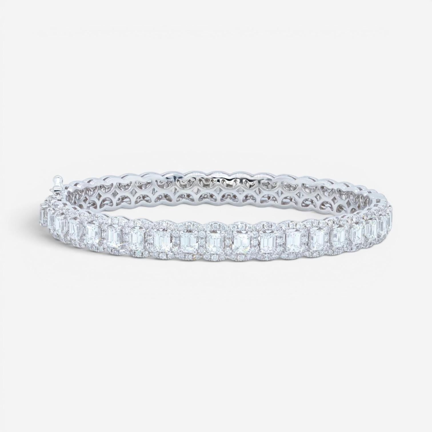 Diana M. Jewels 18K White Gold Diamond Bangle Bracelet TB1594-2