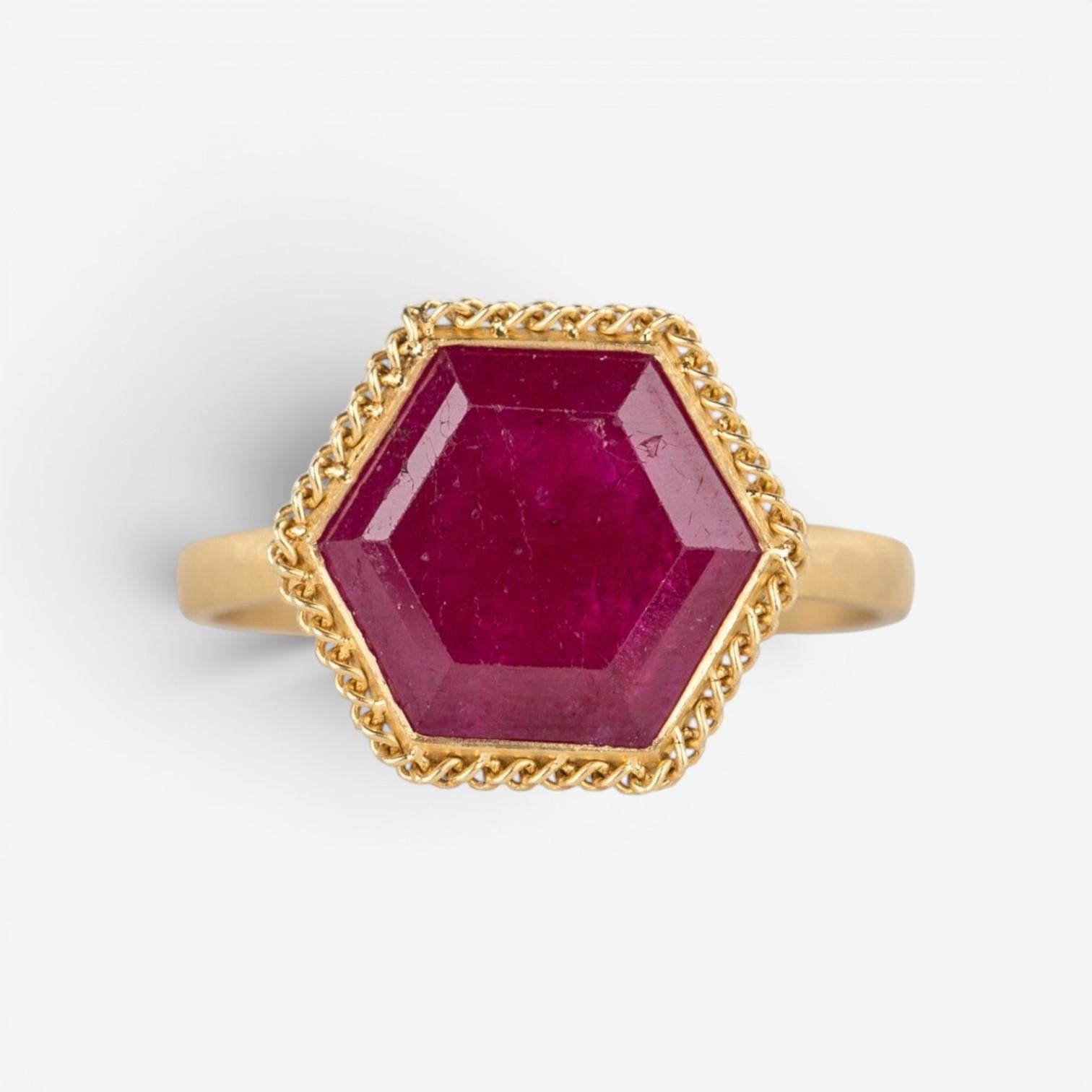 Amáli One of a Kind 18K Yellow Gold Ruby Statement Ring Sz. 7.5 R-2373-RU