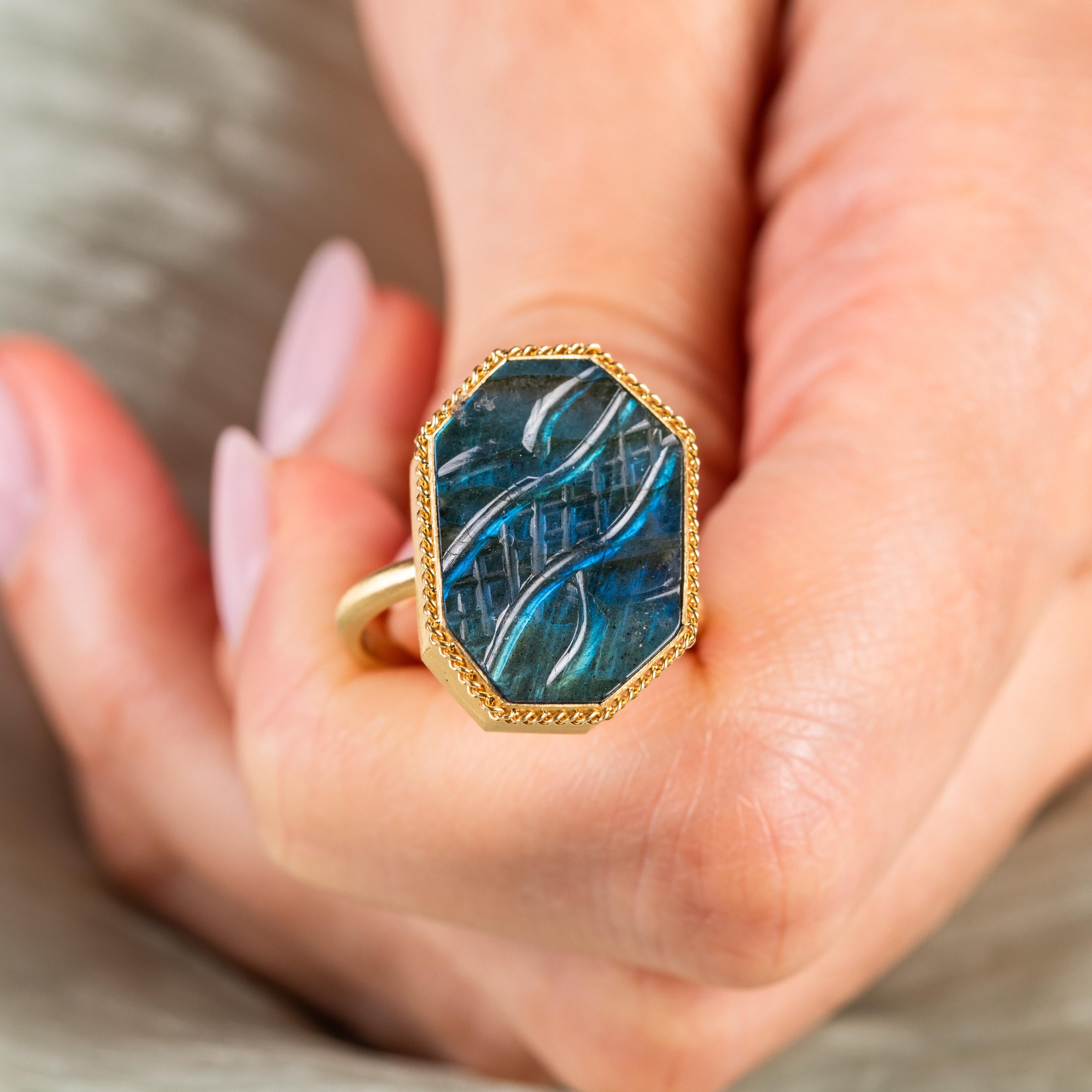Amáli One of a Kind 18K Yellow Gold Labradorite Statement Ring Sz. 7 R-2726-LAB — view 3