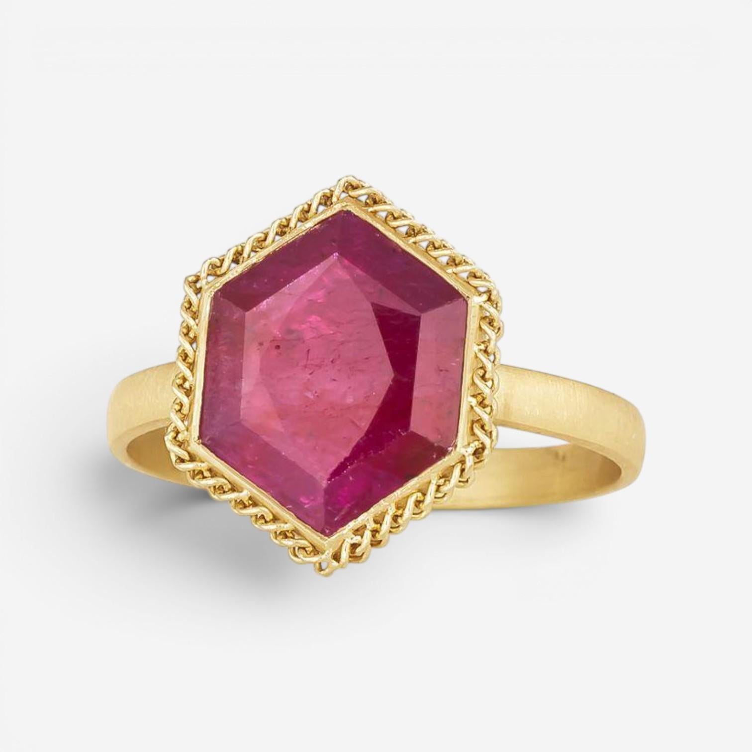 Amáli One of a Kind 18K Yellow Gold Ruby Statement Ring Sz. 7 R-2374-RU