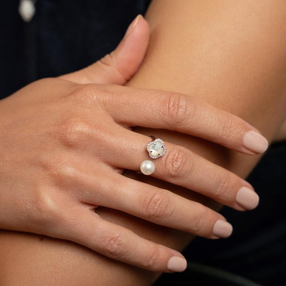 Morganne Bello Victoria Pearls 18K Yellow Gold Pearl & Diamond Ring 3061YB211D — view 2