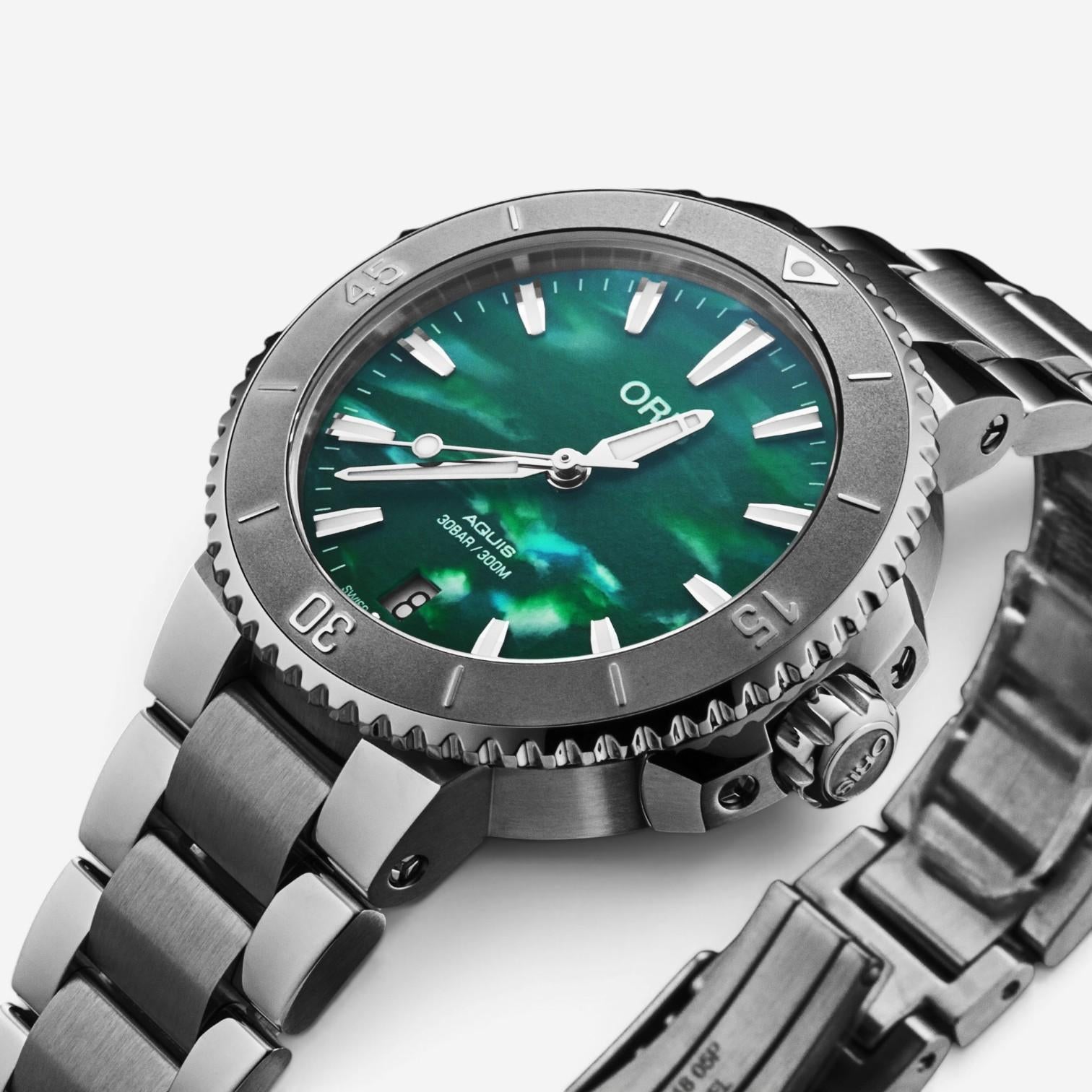 Oris Aquis Stainless Steel Automatic Ladies Watch 01-733-7770-4137-07-8-18-05P — view 2